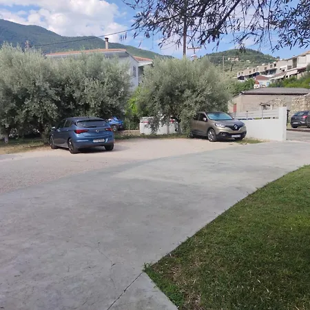 Elianthi Luxury Apartmán *