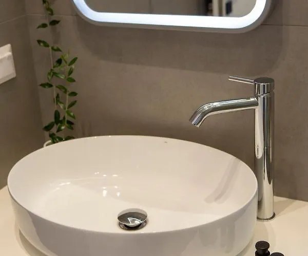 Elianthi Luxury Apartment Nikiana